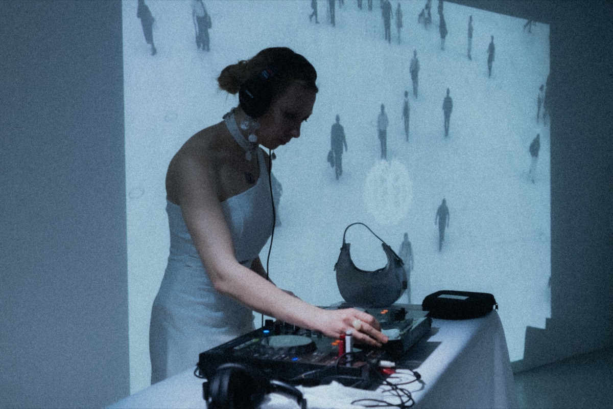 Vol.01 — DJ